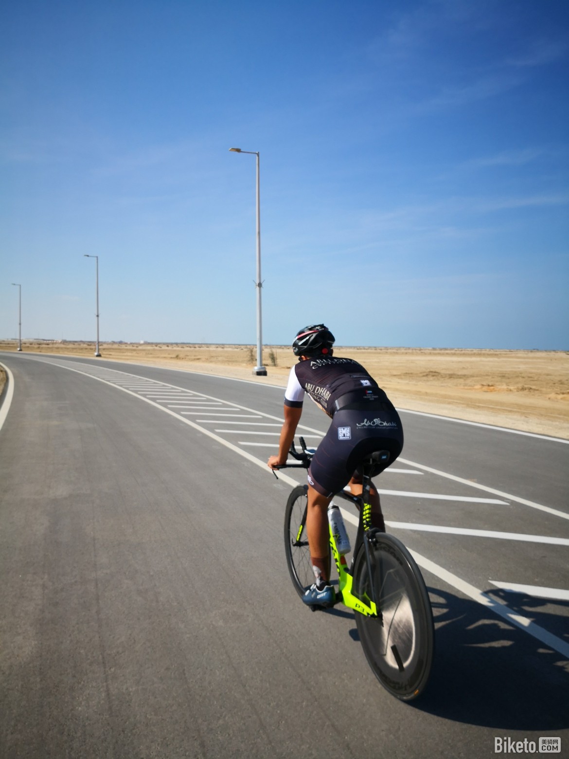 包含阿联酋体操选手斩获亚军，实力超群的词条