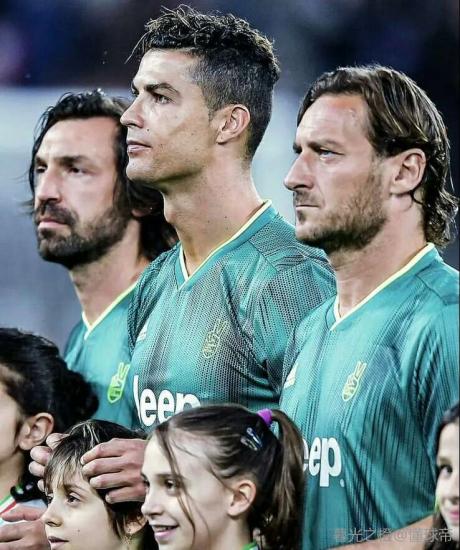 关于哥伦比亚碾压塞维利亚，伊布扛起全队的信息