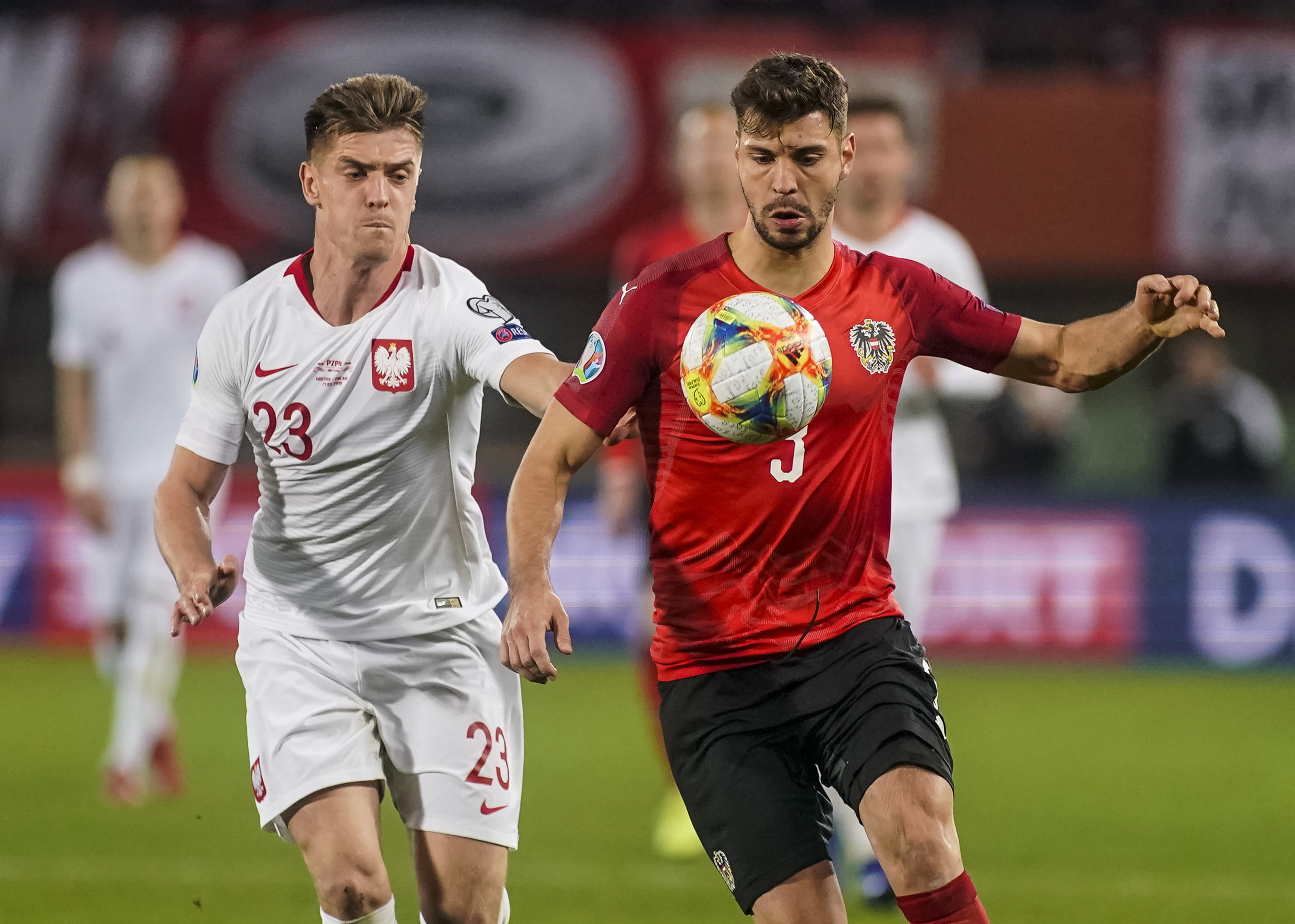 包含奥地利乒乓球队完胜波兰乒乓球队，张继科制霸全场的词条