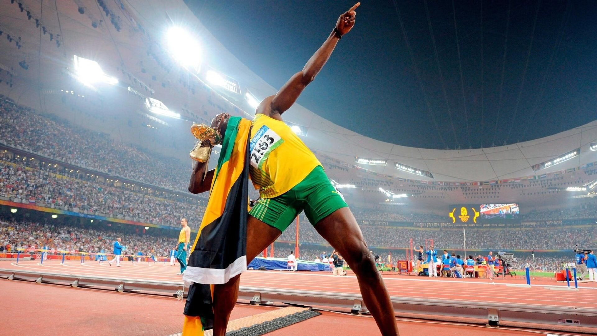 欧冠决赛之夜,德罗赞存在感拉满,当篮球巨星闯入足球圣殿